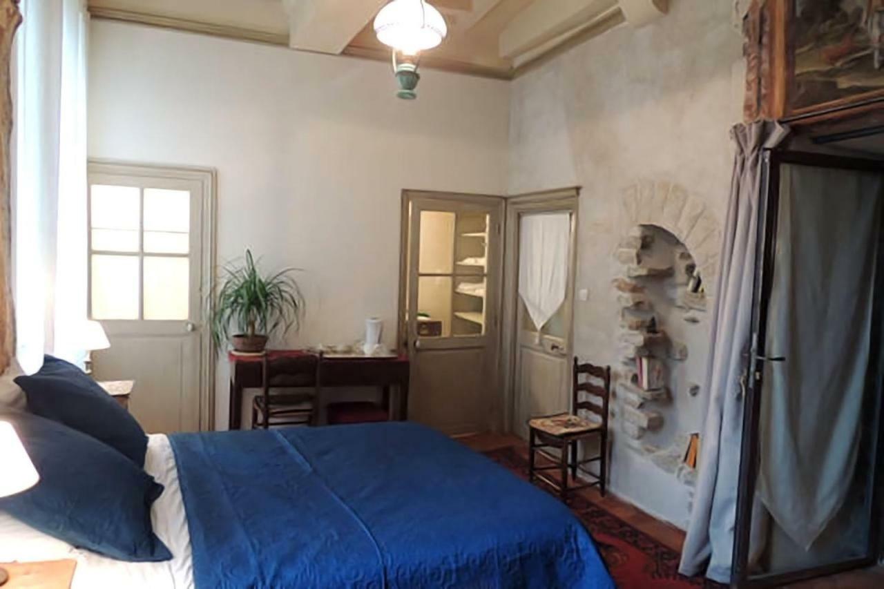 كلوني Maison Romane 1136 المظهر الخارجي الصورة