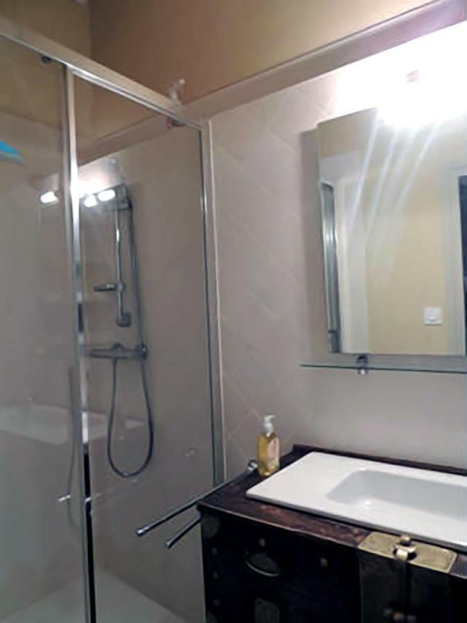 كلوني Maison Romane 1136 المظهر الخارجي الصورة